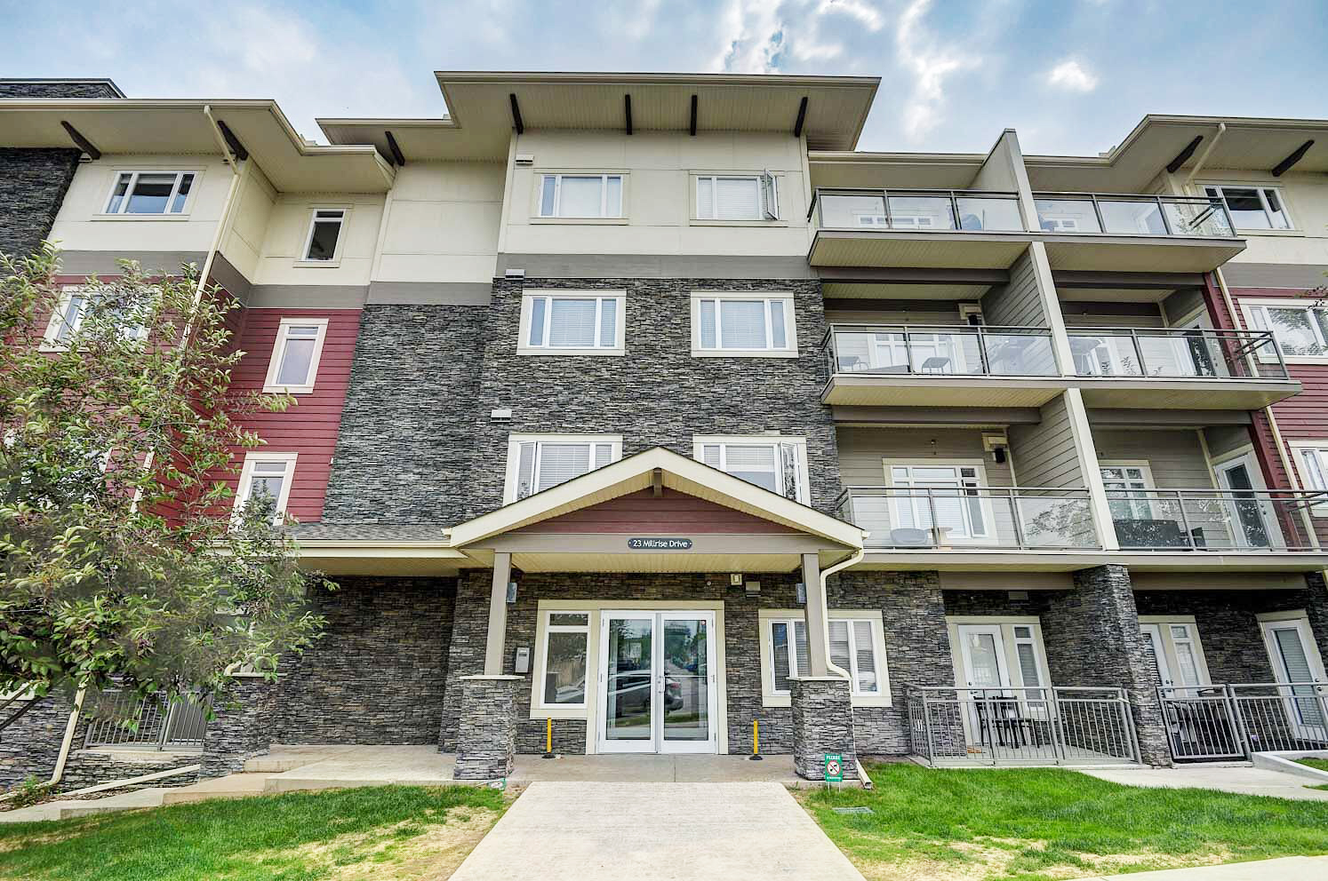 109, 23 Millrise Dr SW
