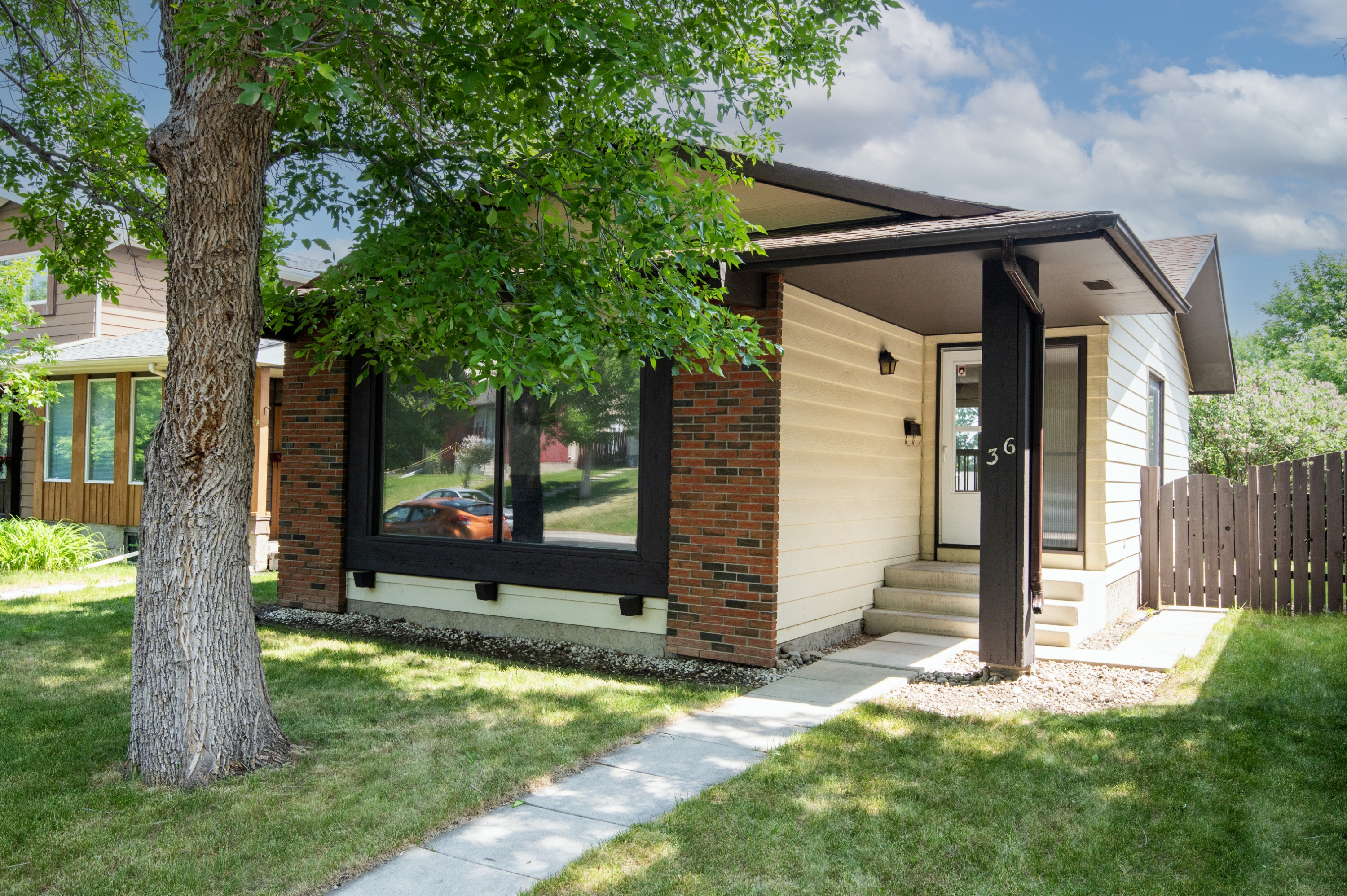 36 Berwick Rise NW