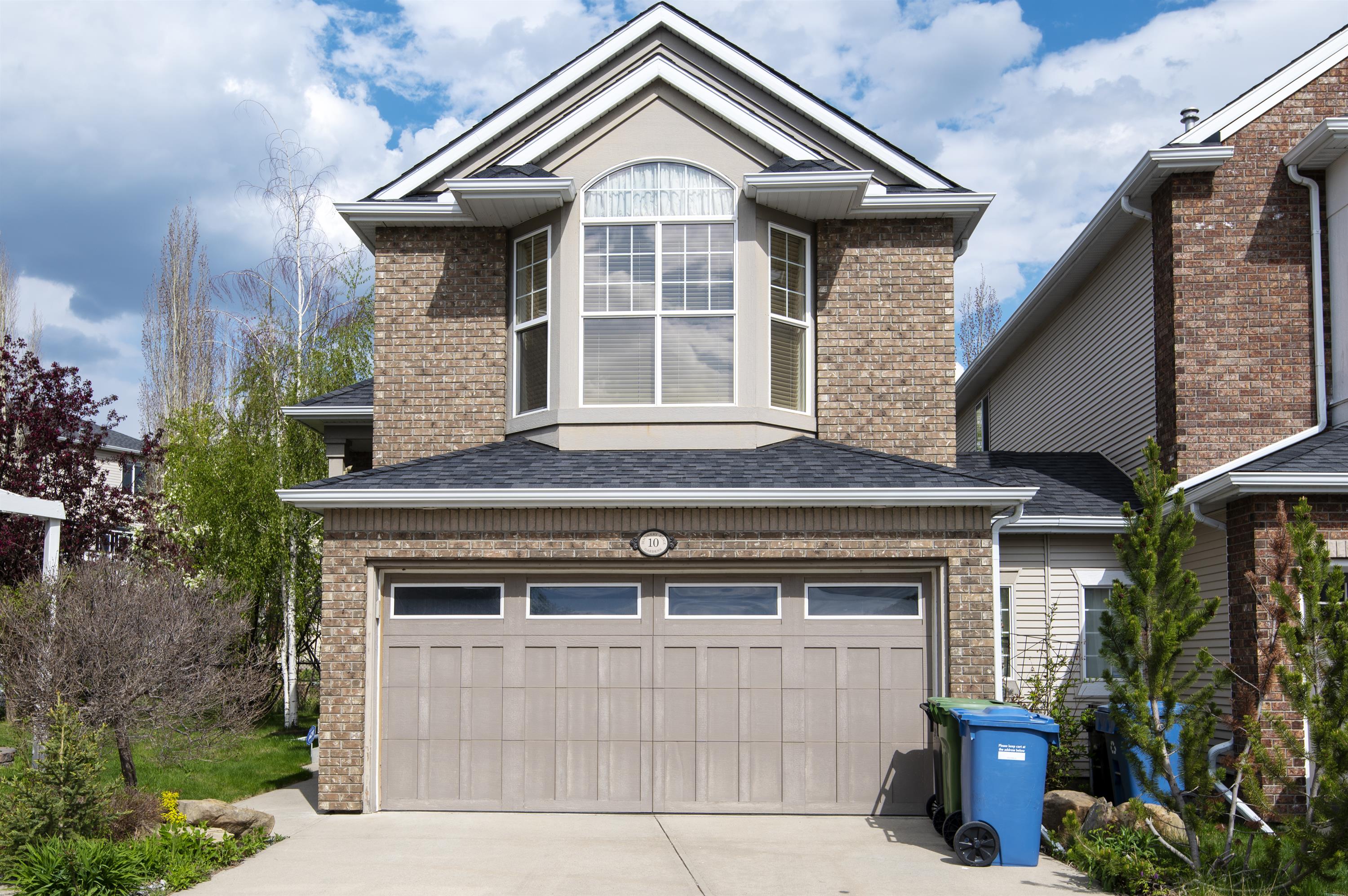 10 Discovery Ridge Gardens SW