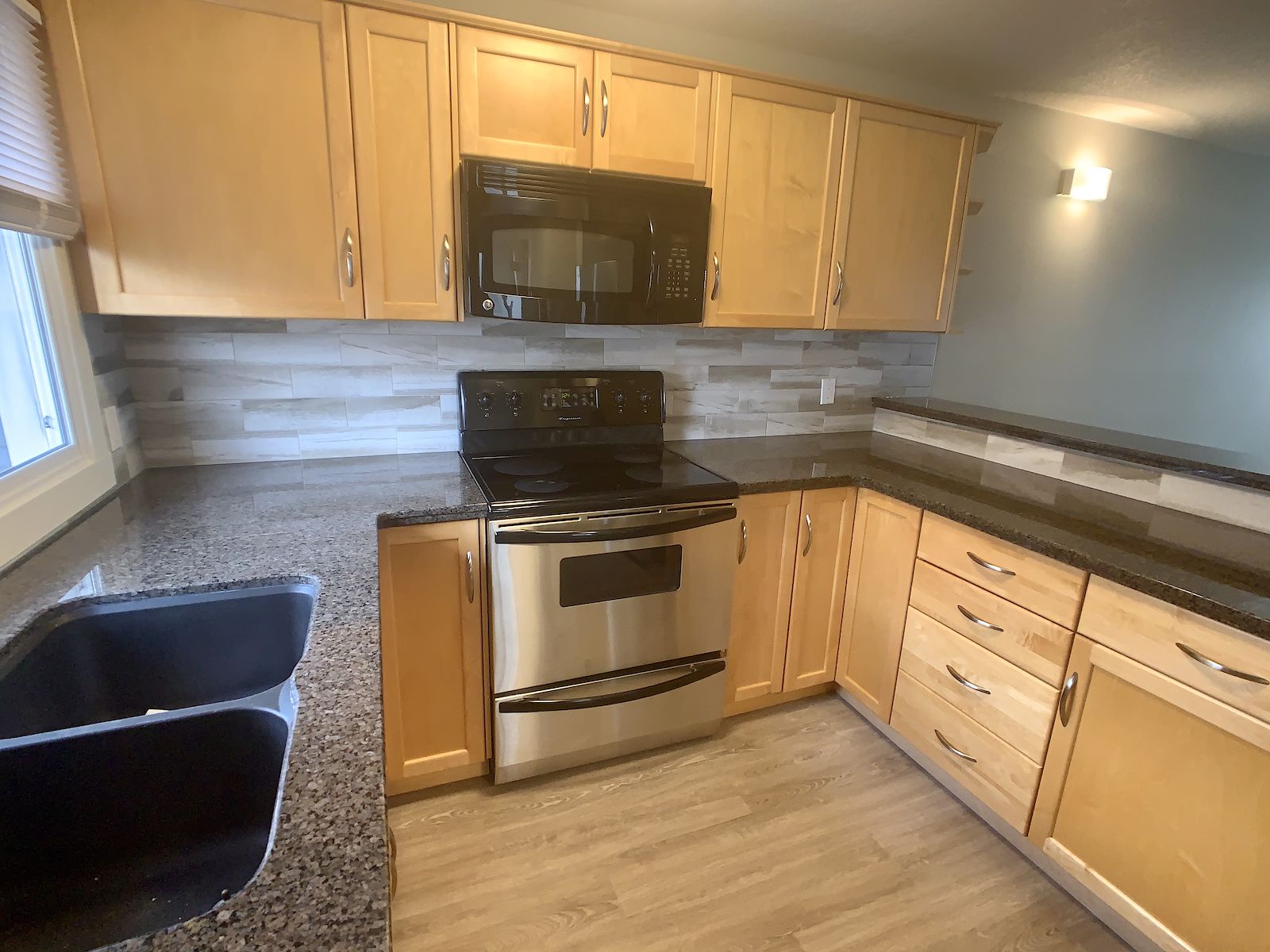 230, 46 Glamis Green SW